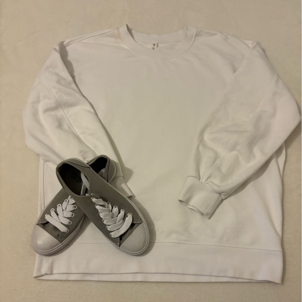 Lululemon Athletica Oversize White Sweatshirt - Picture 2 of 12